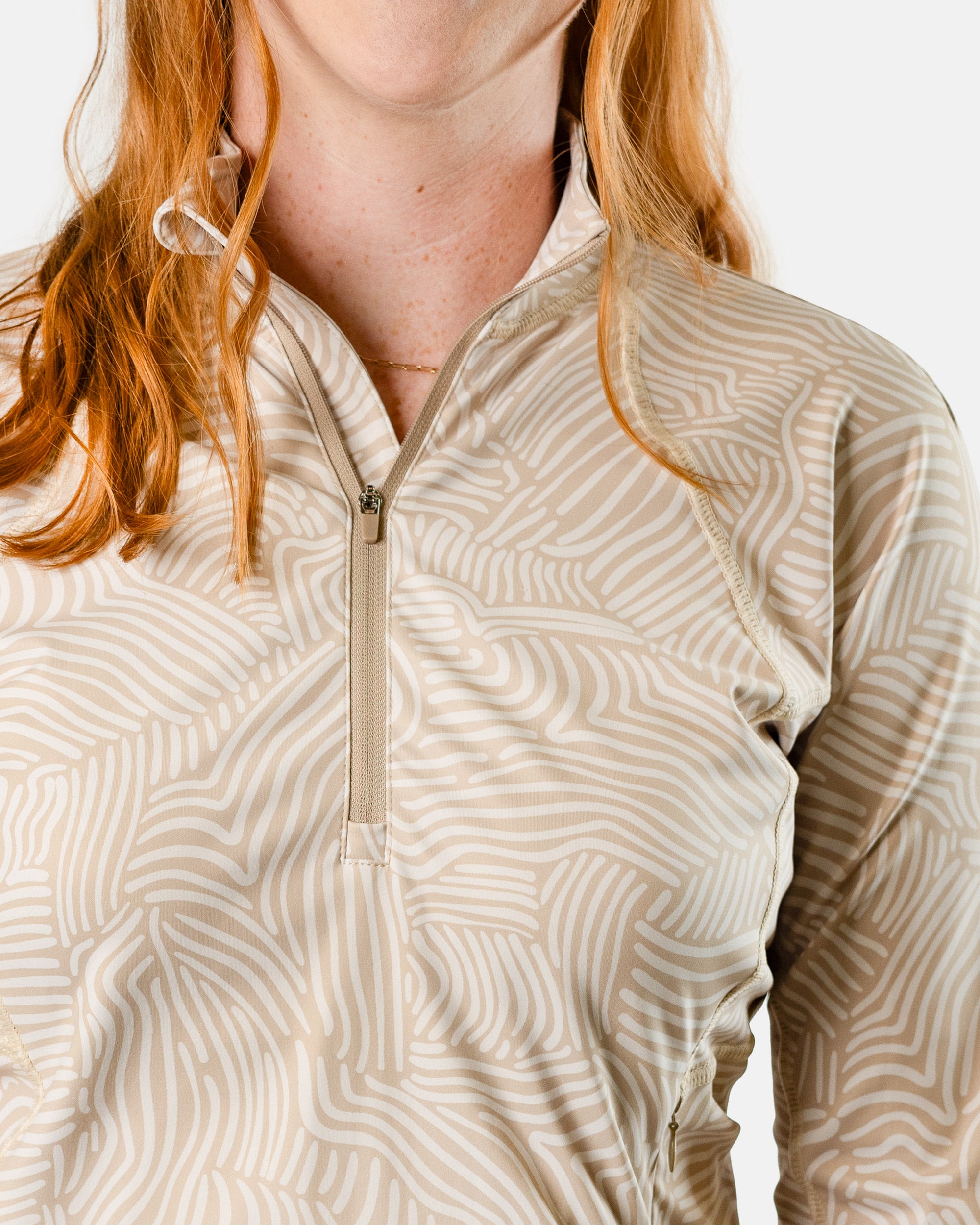 Latte cream women's cropped golf Qzip | Sunday Swagger