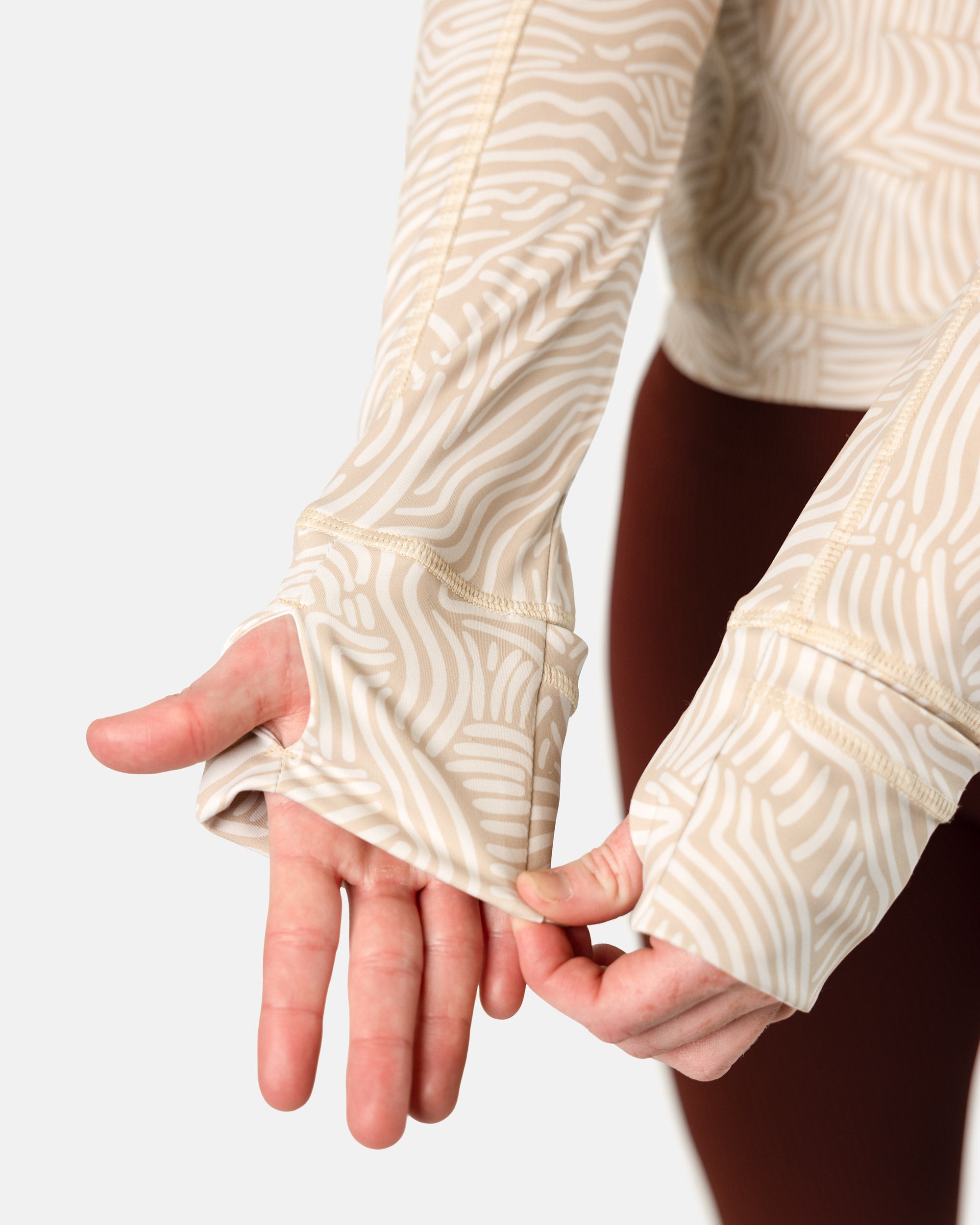 Latte cream women's cropped golf Qzip | Sunday Swagger