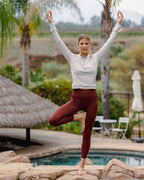 Latte cream women's cropped golf Qzip | Sunday Swagger